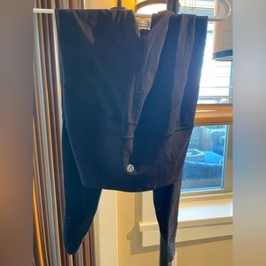 Black lululemon leggings